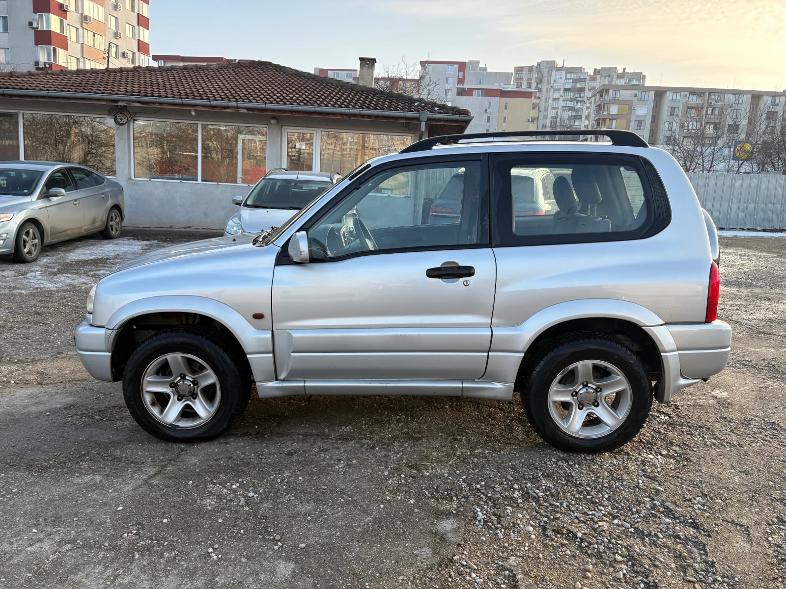 Suzuki Grand vitara 1.6i 94hp 4x4 ИТАЛИЯ - изображение 4