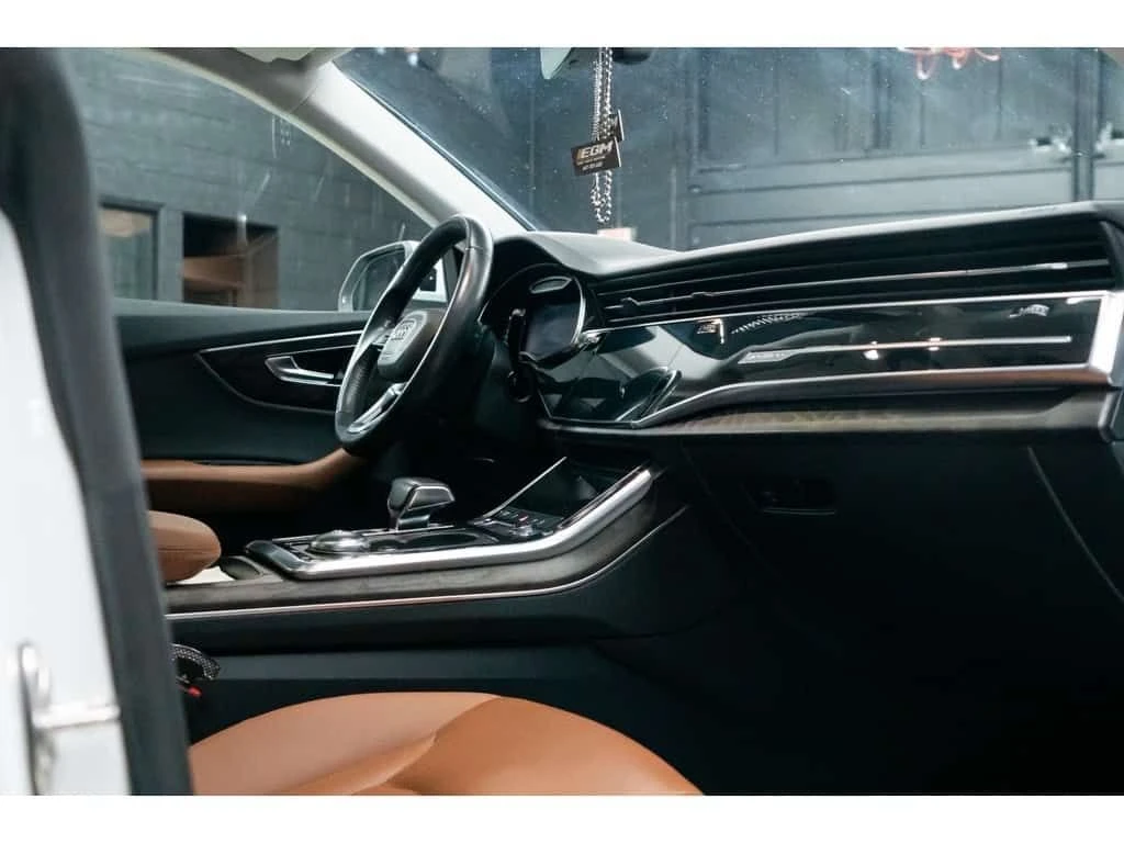 Audi Q8 * Progressiv Quattro | WHITE ON BROWN | LUXURY SUV, снимка 14 - Автомобили и джипове - 54044370