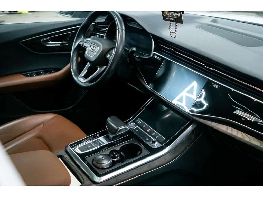 Audi Q8 * Progressiv Quattro | WHITE ON BROWN | LUXURY SUV, снимка 15 - Автомобили и джипове - 54044370