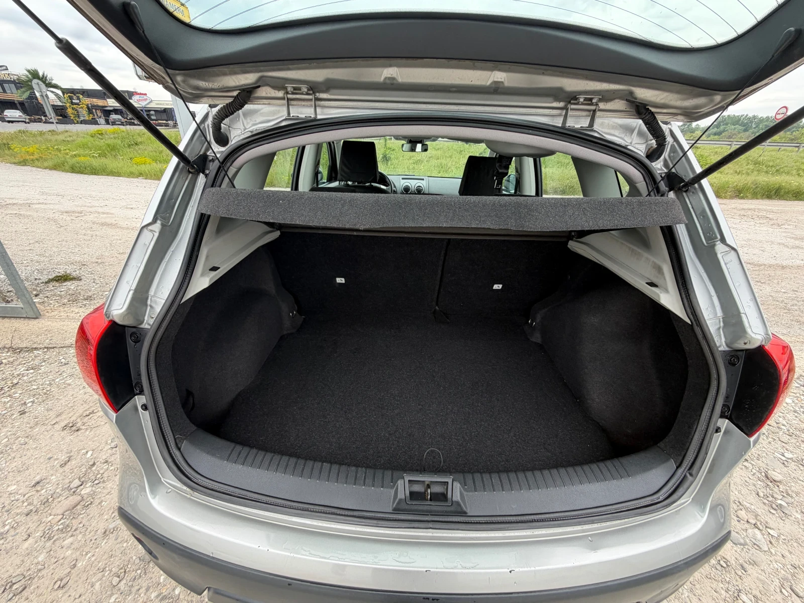 Nissan Qashqai 1.6 (КАТО НОВ), снимка 16 - Автомобили и джипове - 54068089