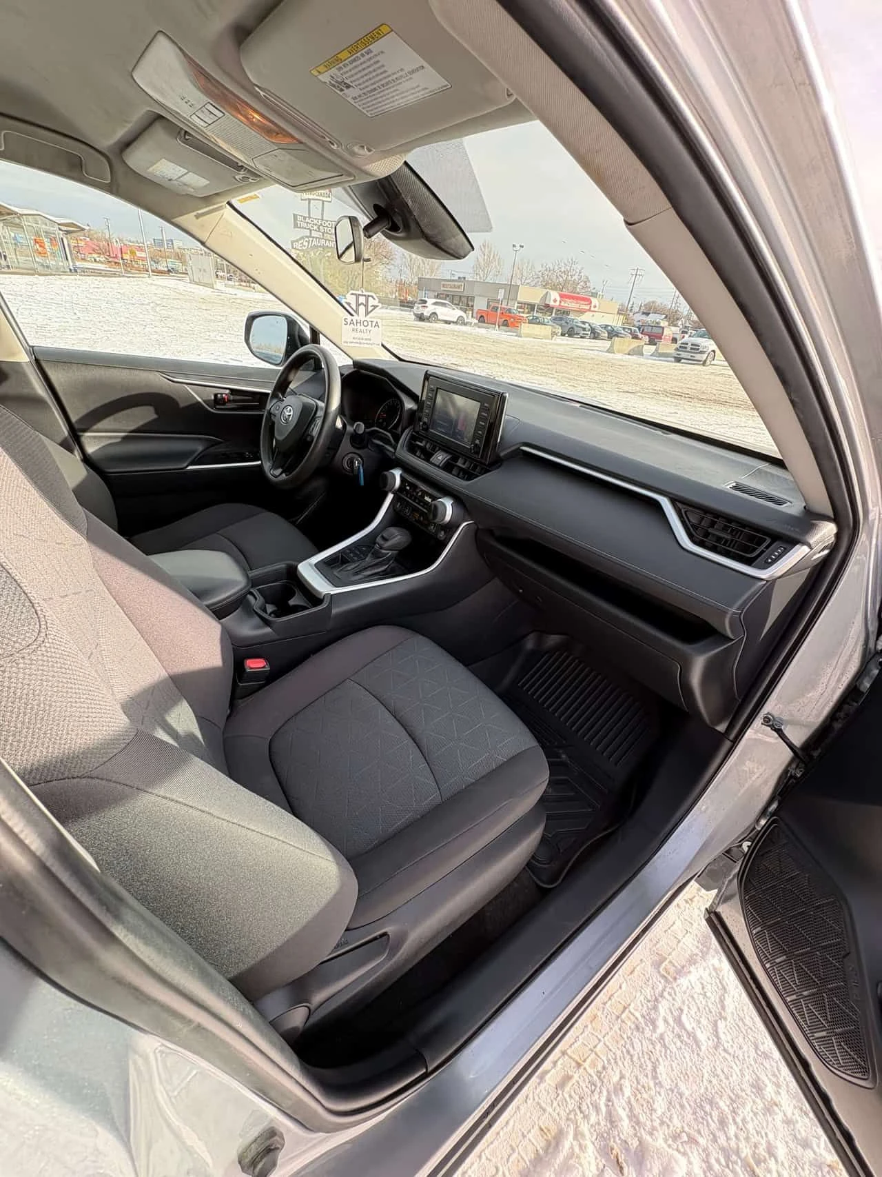 Toyota Rav4  LE /CAMERA/ПОДГРЕВИ , снимка 9 - Автомобили и джипове - 54134902