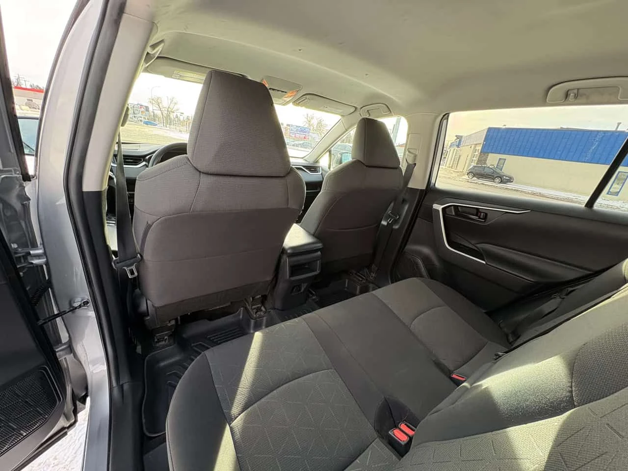 Toyota Rav4  LE /CAMERA/ПОДГРЕВИ , снимка 11 - Автомобили и джипове - 54134902