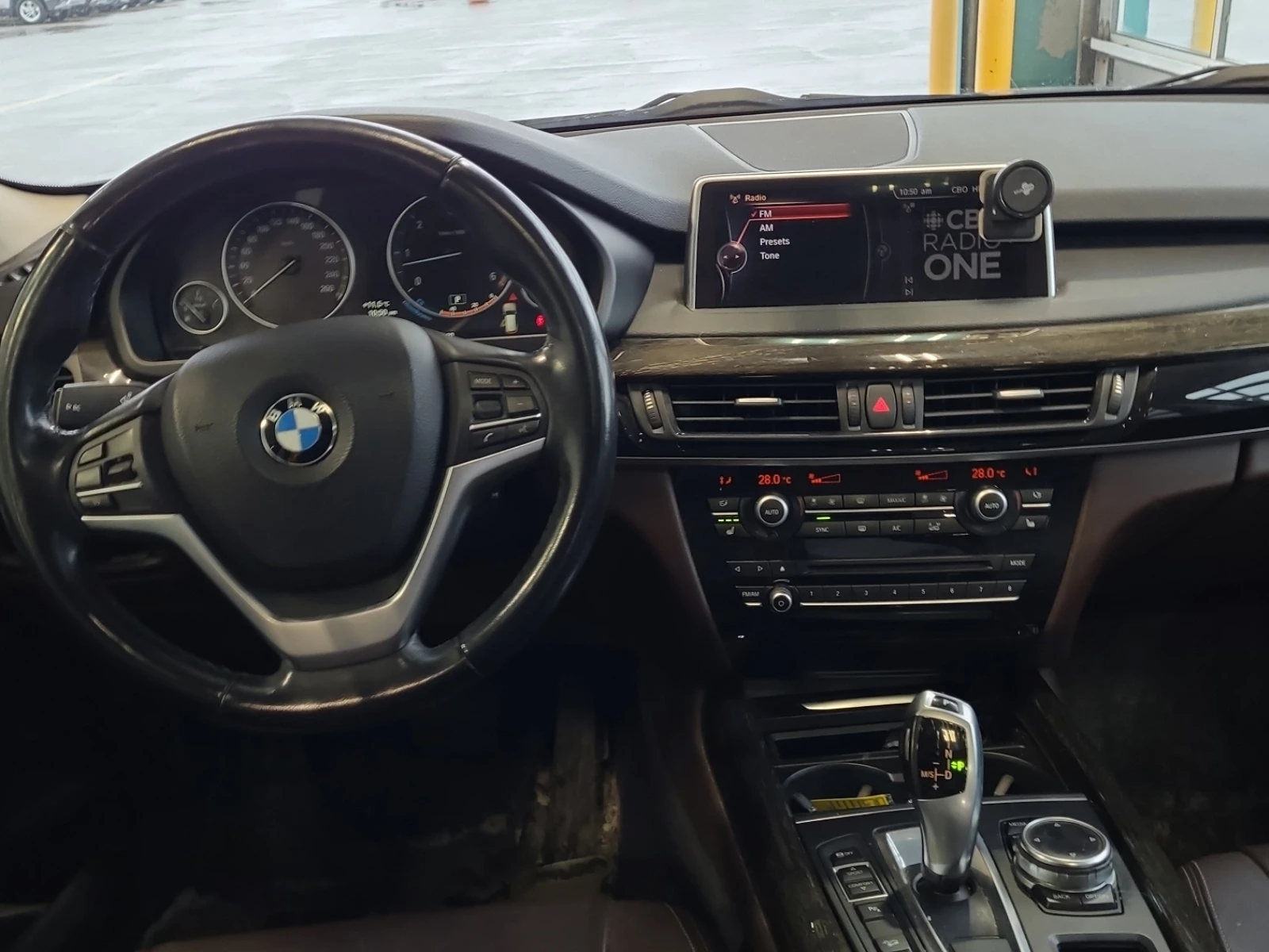 BMW X5 35d * ПАНОРАМА * ВТОРИ ЧИФТ ГУМИ * СЕРВИЗНА ИСТОРИ, снимка 6 - Автомобили и джипове - 54257363