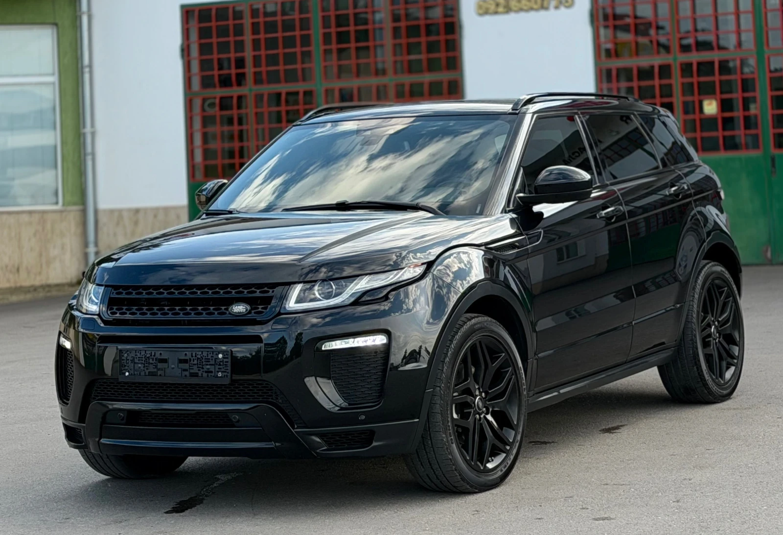 Land Rover Range Rover Evoque 2.0D 150кс 9ск. * Face-Lift* * HSE Dynamic* , снимка 3 - Автомобили и джипове - 54663006