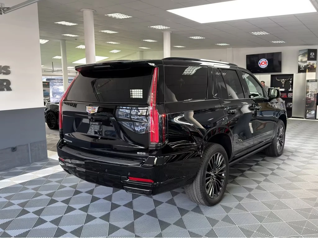 Cadillac Escalade SPORT PLATINUM 6.2 V8, снимка 2 - Автомобили и джипове - 54743793