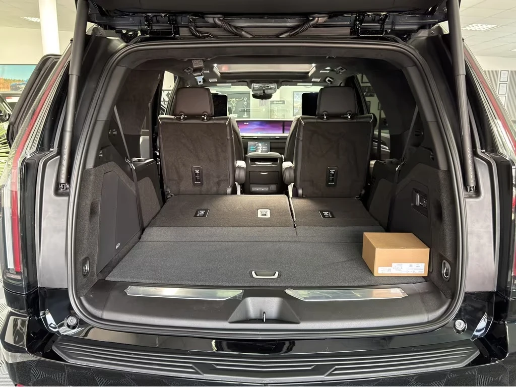 Cadillac Escalade SPORT PLATINUM 6.2 V8, снимка 17 - Автомобили и джипове - 54743793