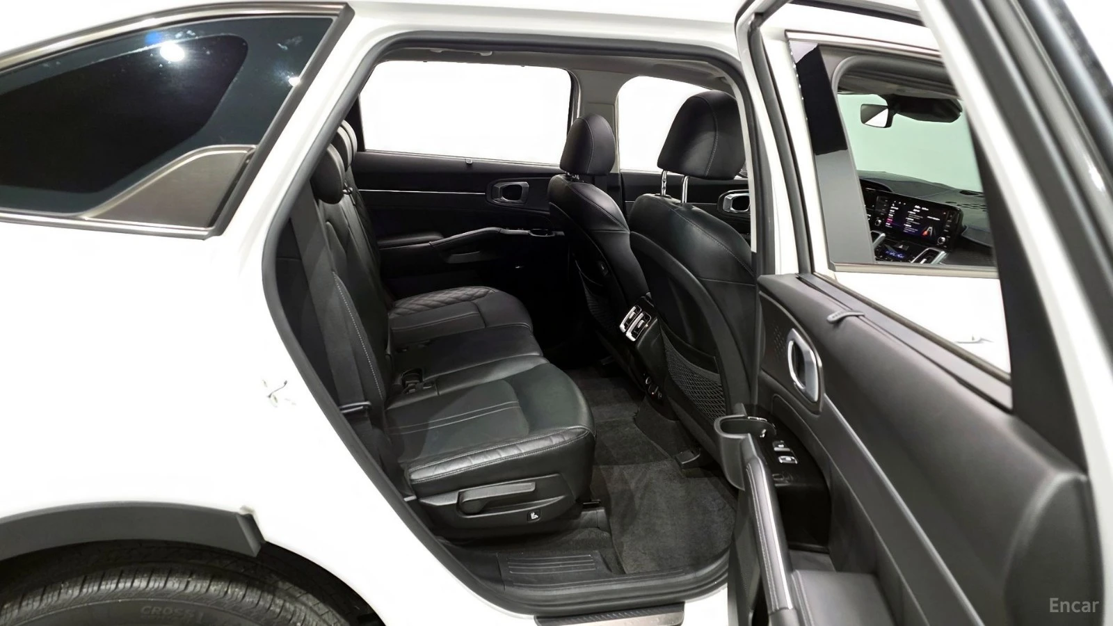 Kia Sorento 2.5T* Gravity* 4WD* DISTRONIC* ОБДУХВАНЕ* 360* , снимка 10 - Автомобили и джипове - 55461044