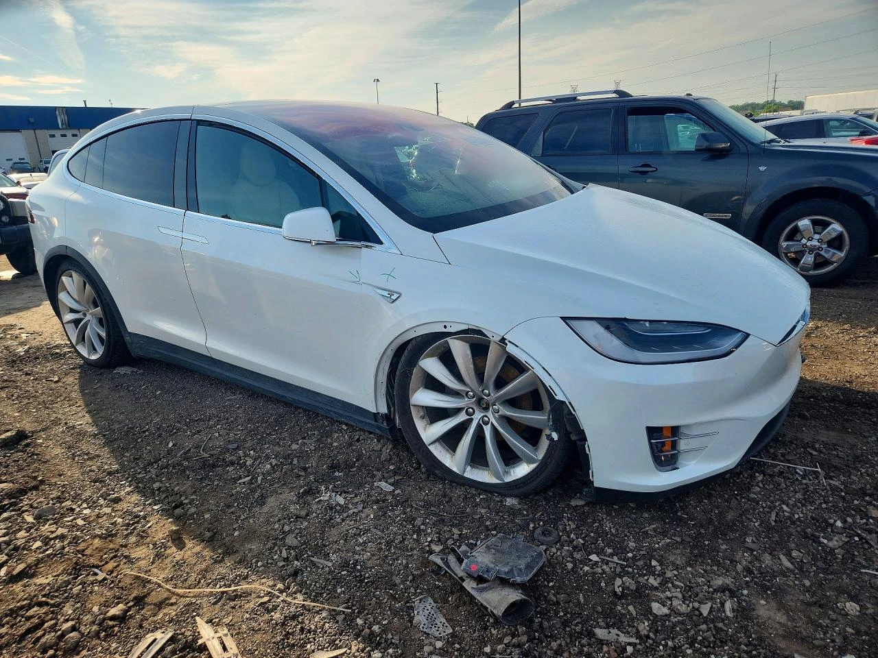 Tesla Model X 90D AWD, снимка 4 - Автомобили и джипове - 55893477