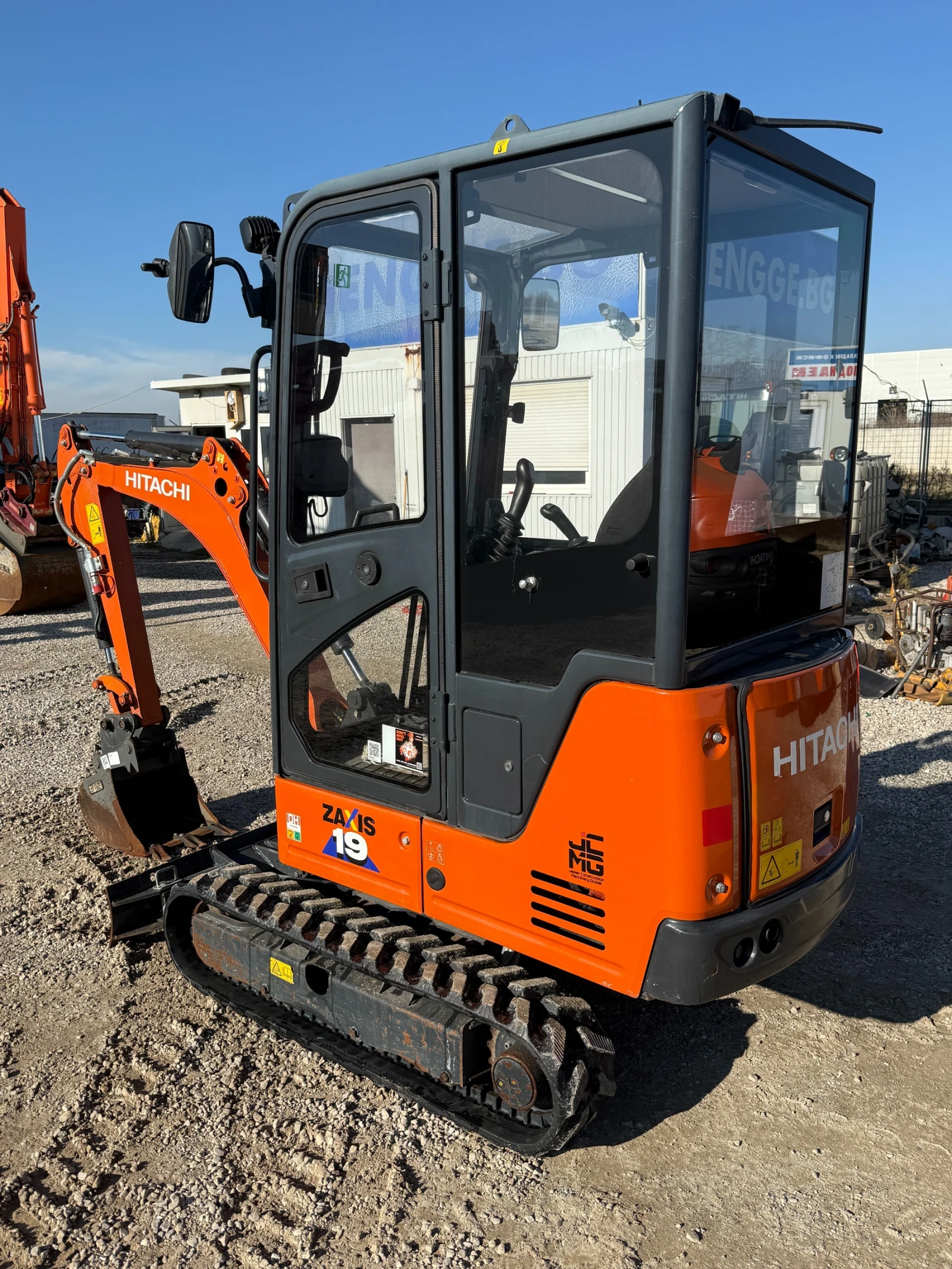 Багер Hitachi ZX 19-6 НОВИ ВЕРИГИ - изображение 3