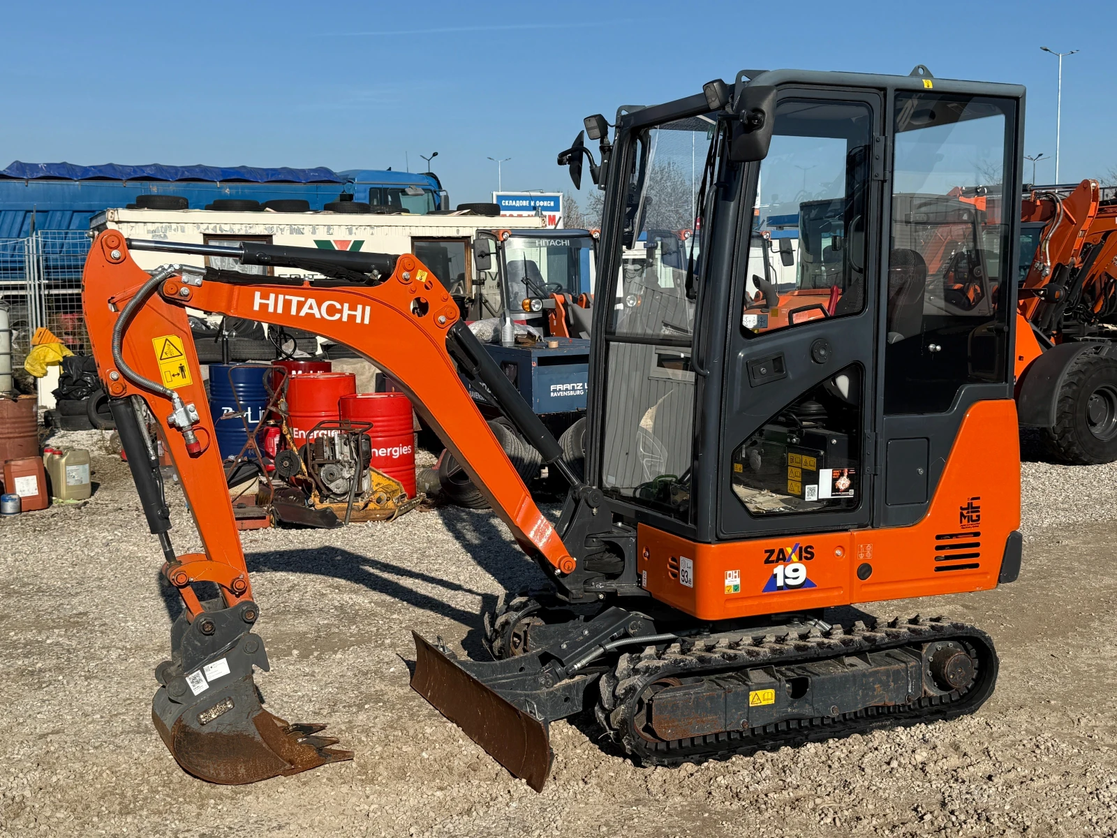 Багер Hitachi ZX 19-6 НОВИ ВЕРИГИ - изображение 6