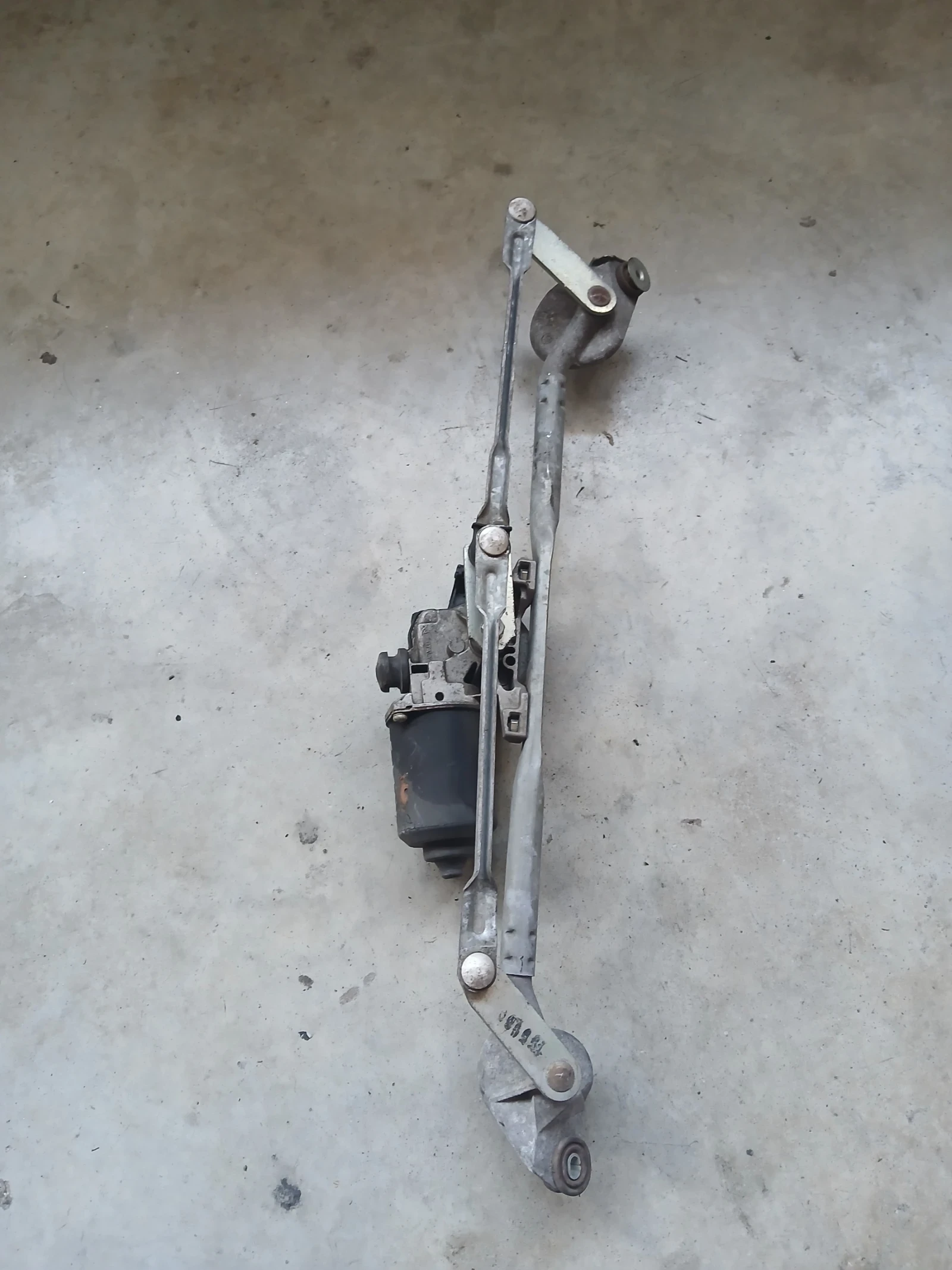 85110-05060 Механизъм с моторче чистачки Toyota Avensis T25 2007г