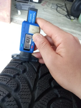 Гуми Зимни 165/65R13, снимка 4
