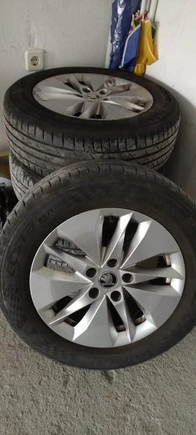 Гуми с джанти Kumho 205/60R16, снимка 1
