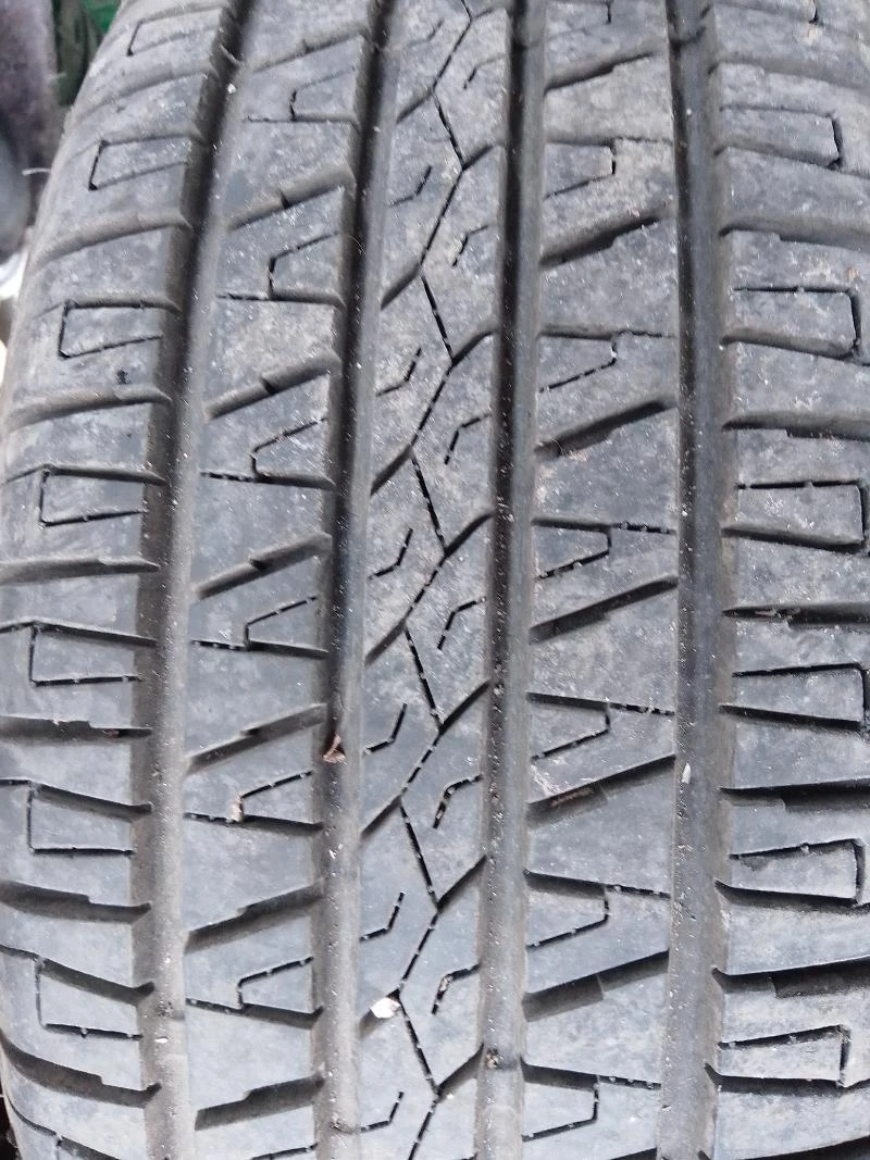 Гуми Летни 205/70R15, снимка 1 - Гуми и джанти - 35211057