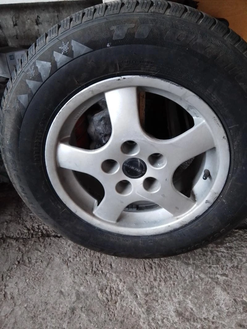 Гуми Летни 205/70R15, снимка 3 - Гуми и джанти - 35211057