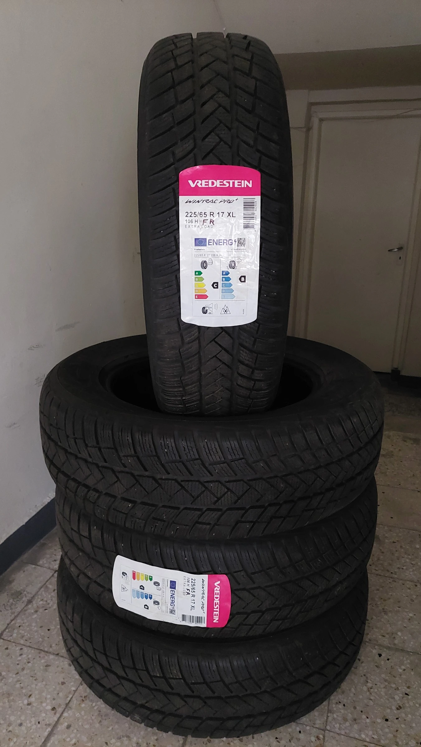 Гуми Зимни 225/65R17
