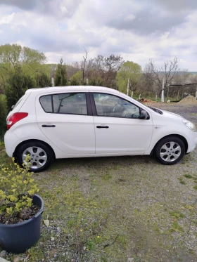Hyundai I20 1.2 Газ, купуван от България - 2550 € / 4987.37 лв. - 75485705 4