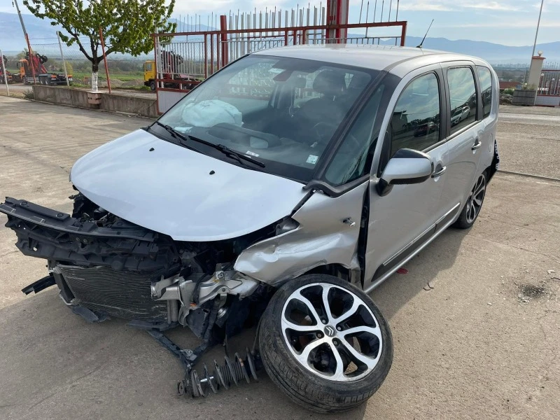 Citroen C3 Picasso 1.4, снимка 2 - Автомобили и джипове - 40525611