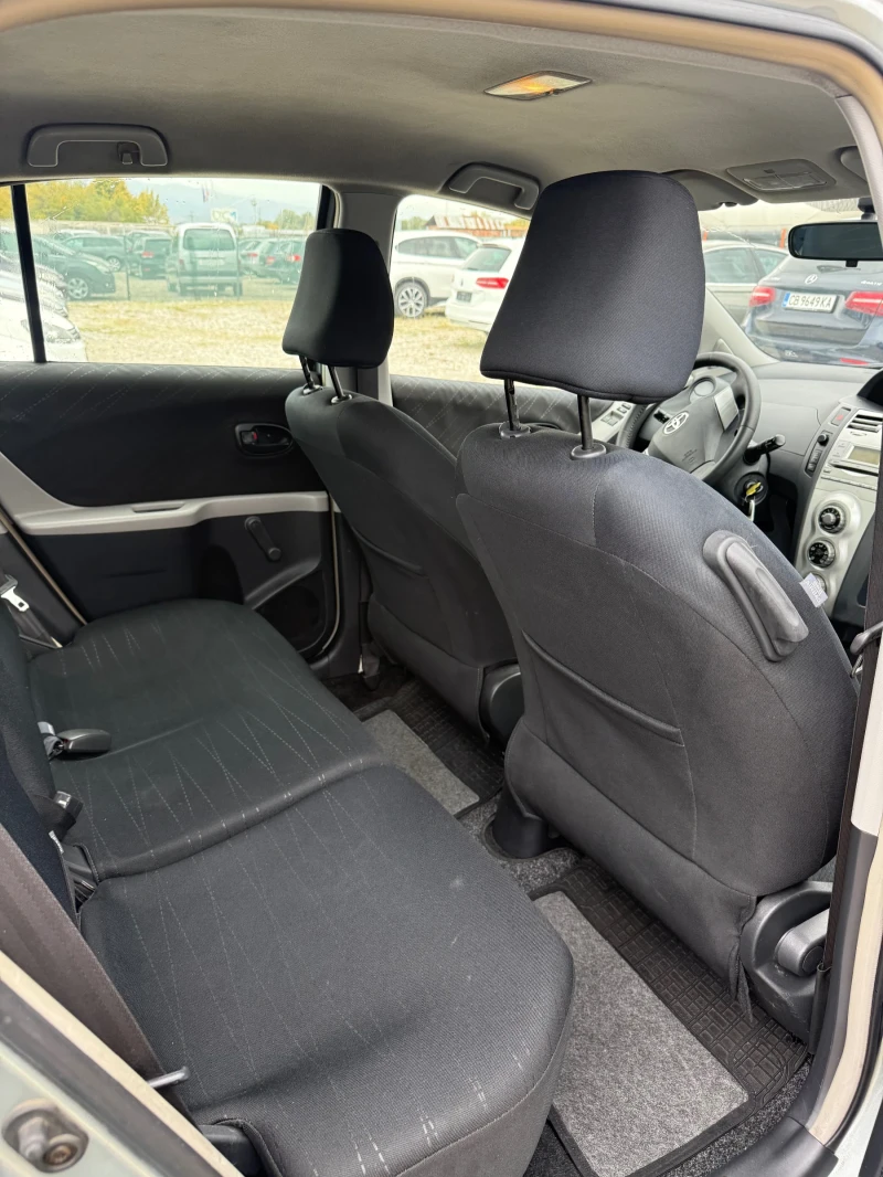 Toyota Yaris 1.0i* ЛИЗИНГ, снимка 9 - Автомобили и джипове - 52475728