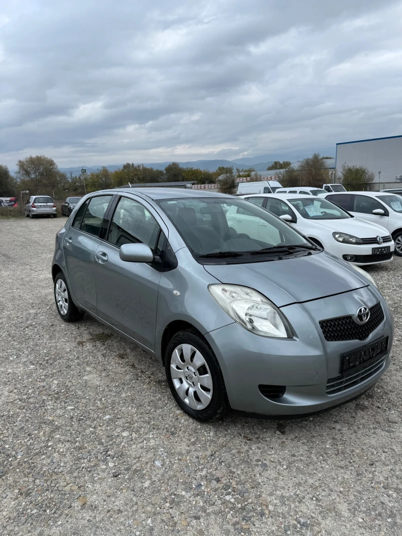 Toyota Yaris 1.0i* ЛИЗИНГ, снимка 3 - Автомобили и джипове - 52475728