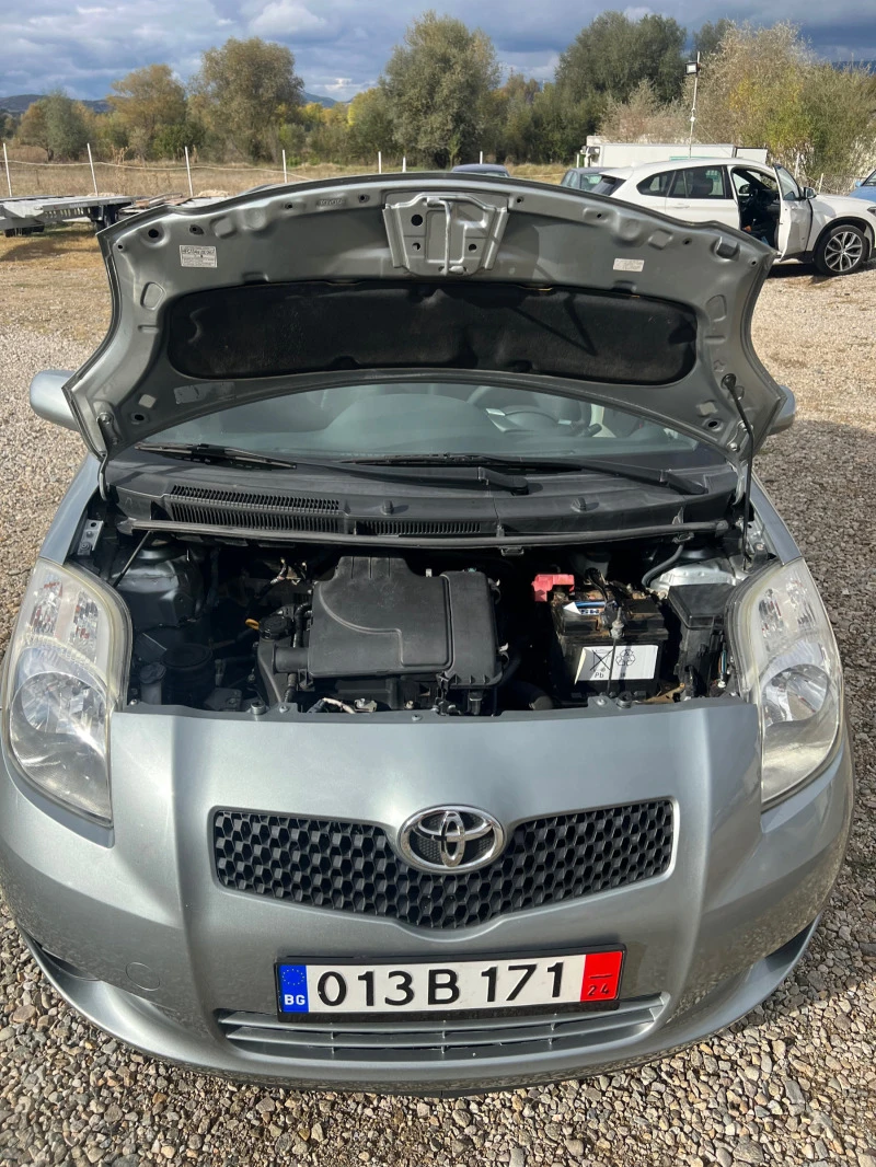 Toyota Yaris 1.0i* Euro4, снимка 11 - Автомобили и джипове - 49464031