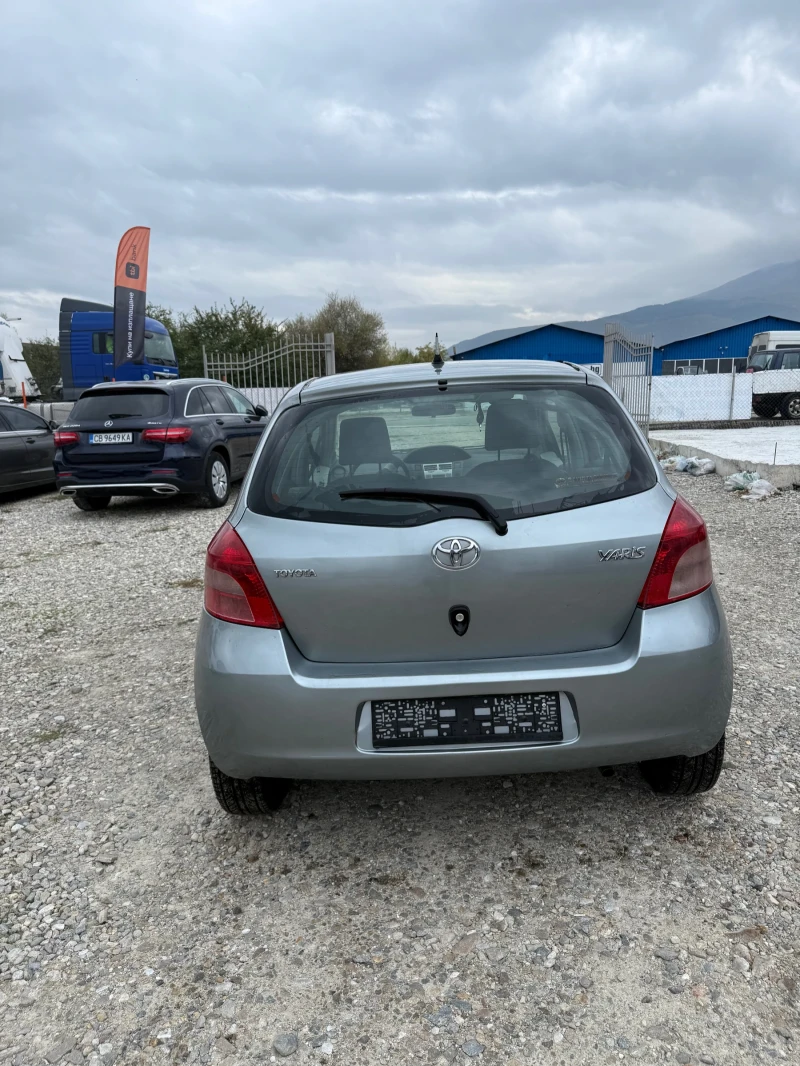 Toyota Yaris 1.0i* ЛИЗИНГ, снимка 5 - Автомобили и джипове - 52475728
