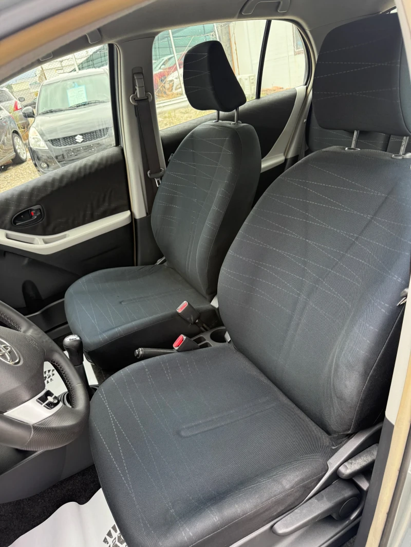 Toyota Yaris 1.0i* ЛИЗИНГ, снимка 12 - Автомобили и джипове - 52475728