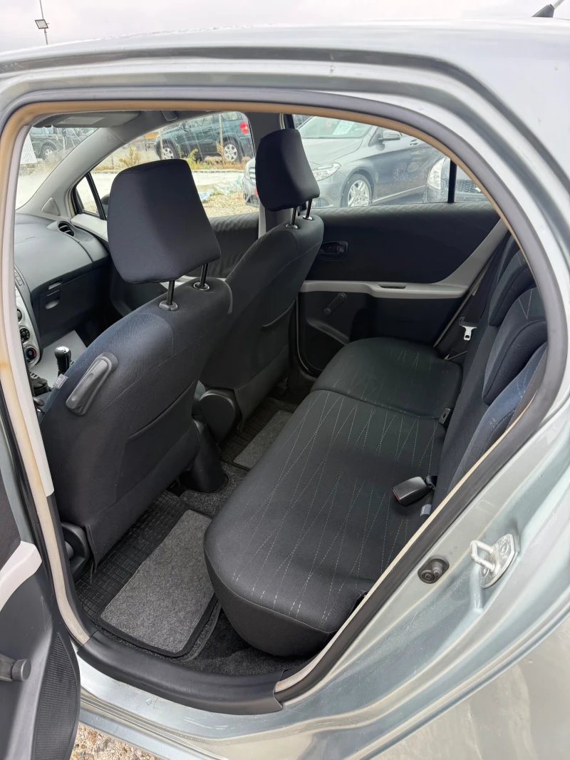 Toyota Yaris 1.0i* ЛИЗИНГ, снимка 8 - Автомобили и джипове - 52475728