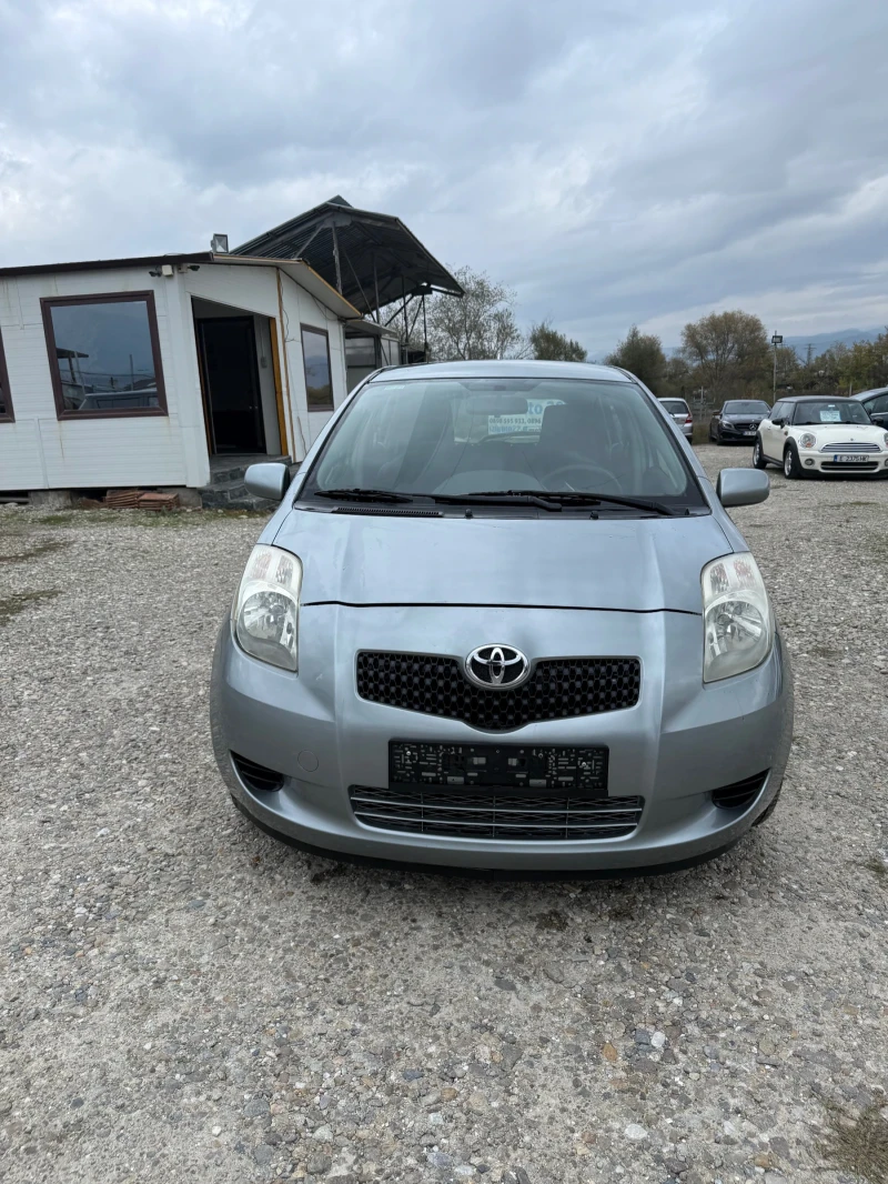 Toyota Yaris 1.0i* ЛИЗИНГ, снимка 2 - Автомобили и джипове - 52475728