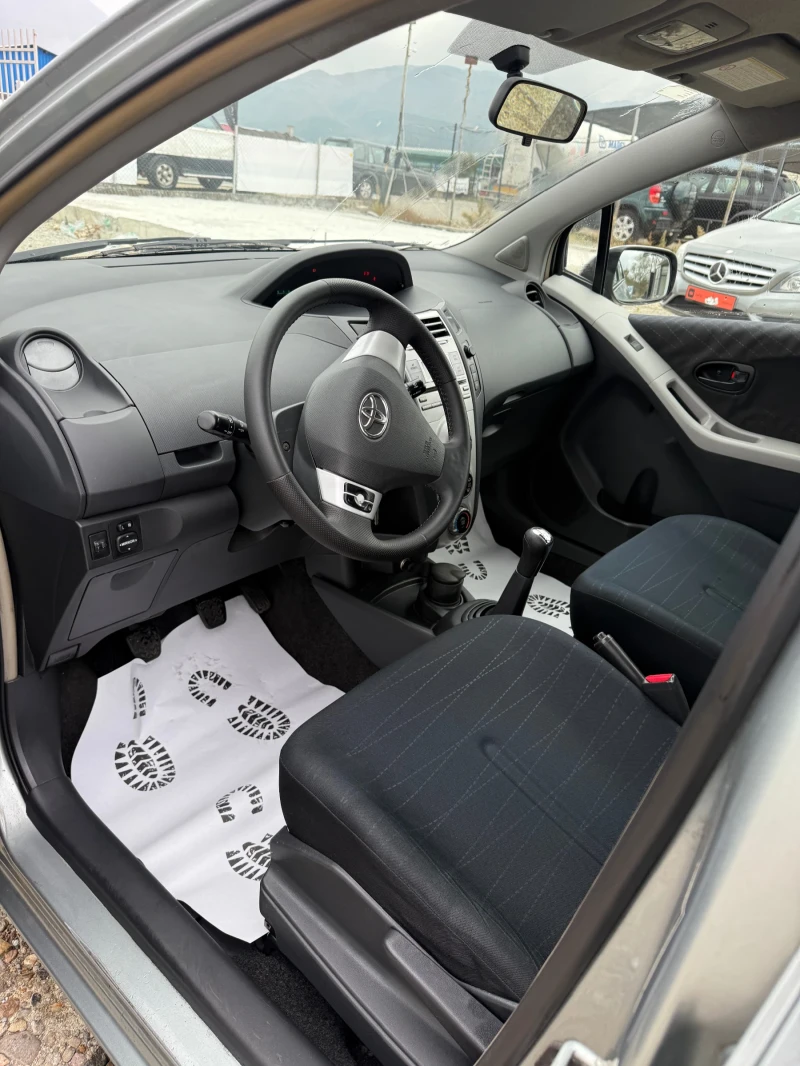 Toyota Yaris 1.0i* ЛИЗИНГ, снимка 10 - Автомобили и джипове - 52475728
