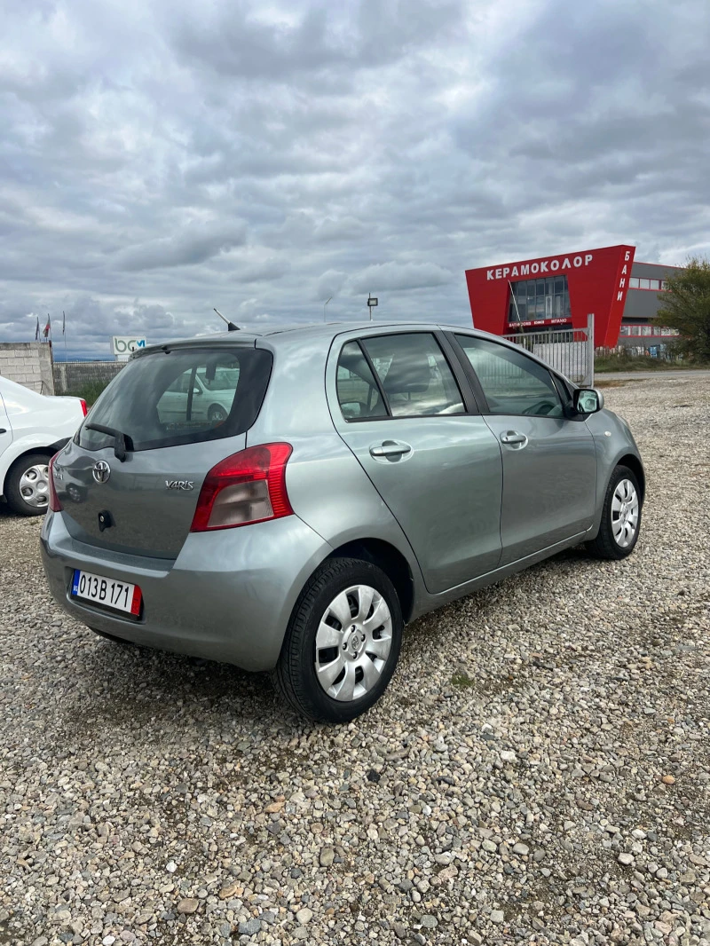 Toyota Yaris 1.0i* Euro4, снимка 3 - Автомобили и джипове - 49464031