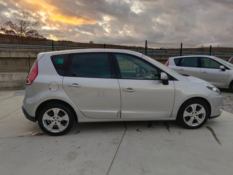 Renault Scenic 1.5dci.110k.c., снимка 7 - Автомобили и джипове - 46353714