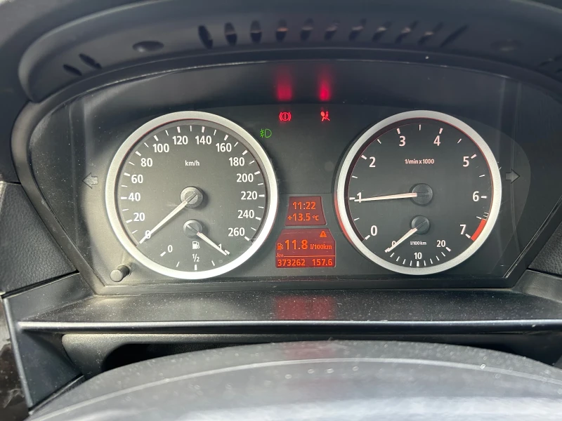 BMW 520, снимка 13 - Автомобили и джипове - 52290380