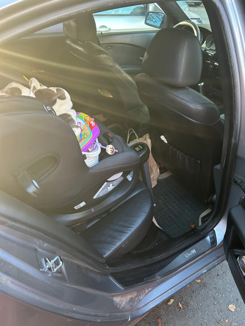 BMW 520, снимка 17 - Автомобили и джипове - 52290380