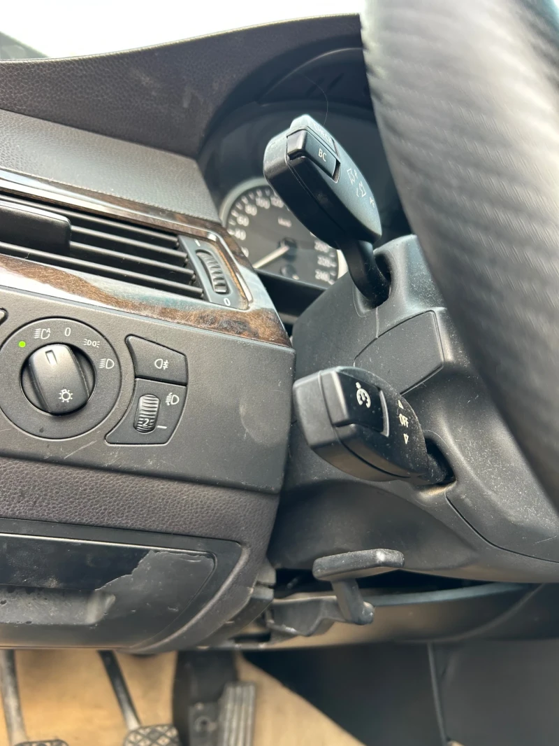 BMW 520, снимка 16 - Автомобили и джипове - 52290380