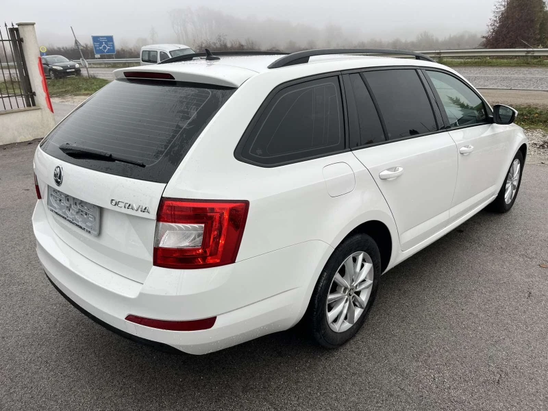 Skoda Octavia 1.6TDI 110кс. EURO 6B КЛИМАТРОНИК АВТОПИЛОT ИТАЛИЯ, снимка 4 - Автомобили и джипове - 52485441