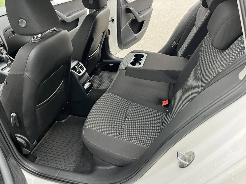 Skoda Octavia 1.6TDI 110кс. EURO 6B КЛИМАТРОНИК АВТОПИЛОT ИТАЛИЯ, снимка 9 - Автомобили и джипове - 52485441