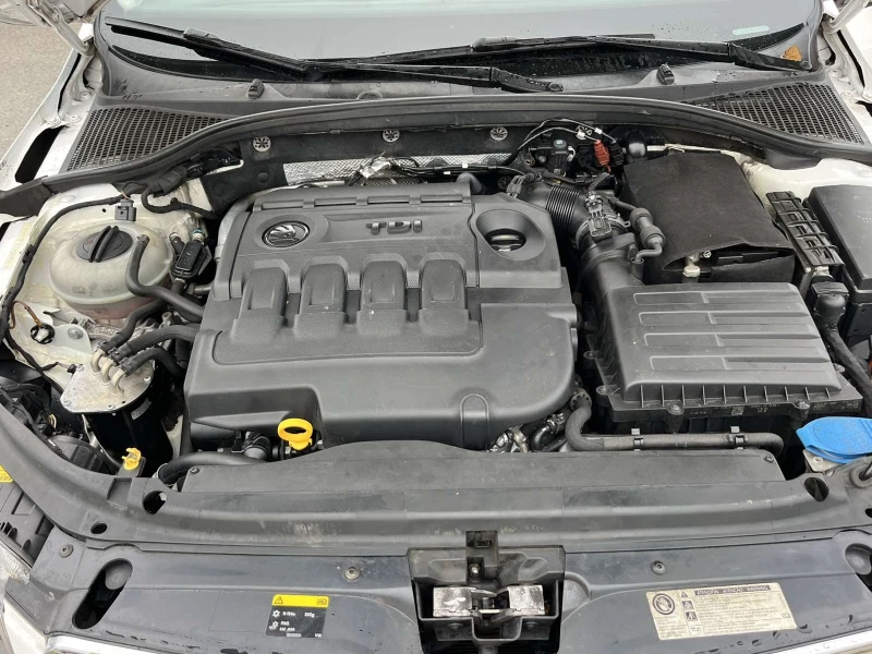 Skoda Octavia 1.6TDI 110кс. EURO 6B КЛИМАТРОНИК АВТОПИЛОT ИТАЛИЯ, снимка 16 - Автомобили и джипове - 52485441