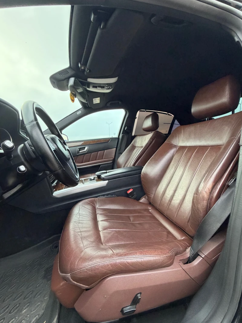 Mercedes-Benz E 250 4-MATIK, снимка 5 - Автомобили и джипове - 53440417