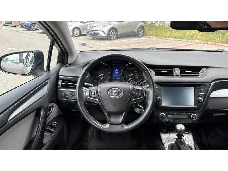 Toyota Avensis SDN 2.0D 6MT EXECUTIVE, снимка 9 - Автомобили и джипове - 54509595