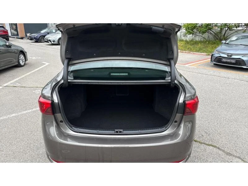 Toyota Avensis SDN 2.0D 6MT EXECUTIVE, снимка 10 - Автомобили и джипове - 54509595
