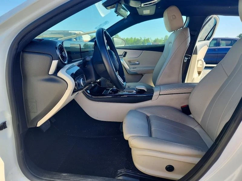 Mercedes-Benz A 220, снимка 7 - Автомобили и джипове - 54695555
