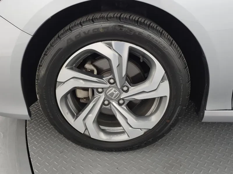 Honda Accord 1.5 Turbo, снимка 5 - Автомобили и джипове - 55841829