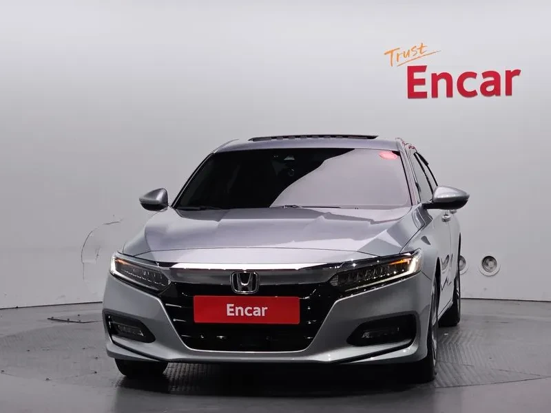Honda Accord 1.5 Turbo, снимка 3 - Автомобили и джипове - 55841829