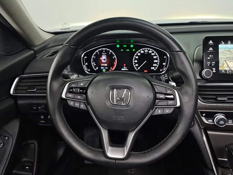 Honda Accord 1.5 Turbo, снимка 15 - Автомобили и джипове - 55841829