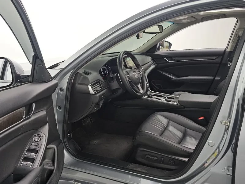 Honda Accord 1.5 Turbo, снимка 10 - Автомобили и джипове - 55841829