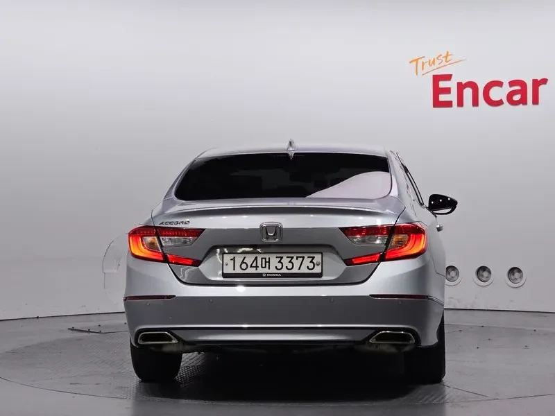 Honda Accord 1.5 Turbo, снимка 4 - Автомобили и джипове - 55841829