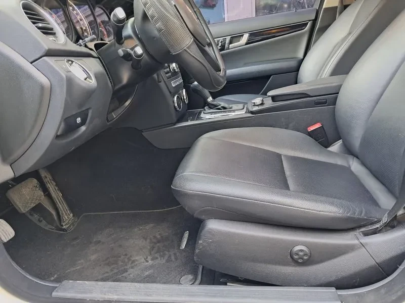 Mercedes-Benz C 220 CDI Avantgarde - САМО 30% АВАНС!, снимка 7 - Автомобили и джипове - 55986502