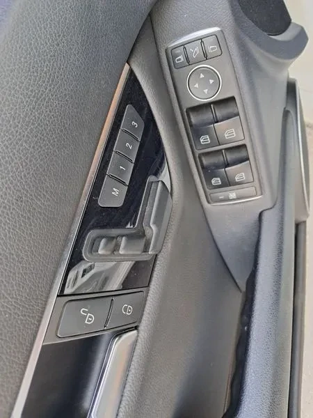 Mercedes-Benz C 220 CDI Avantgarde - САМО 30% АВАНС!, снимка 8 - Автомобили и джипове - 55986502