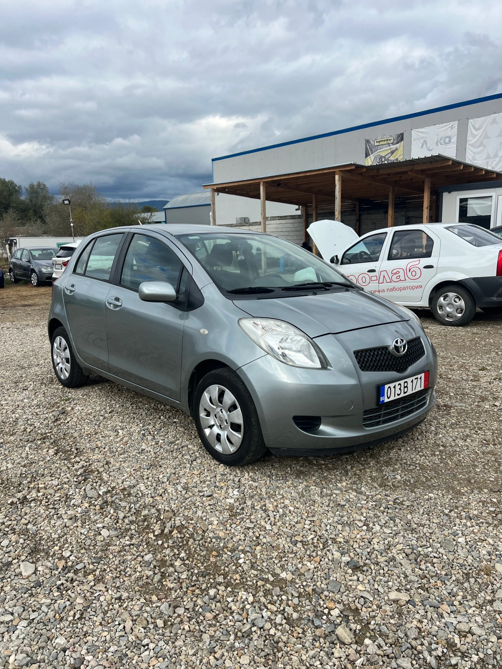 Toyota Yaris 1.0i* Euro4 - изображение 2